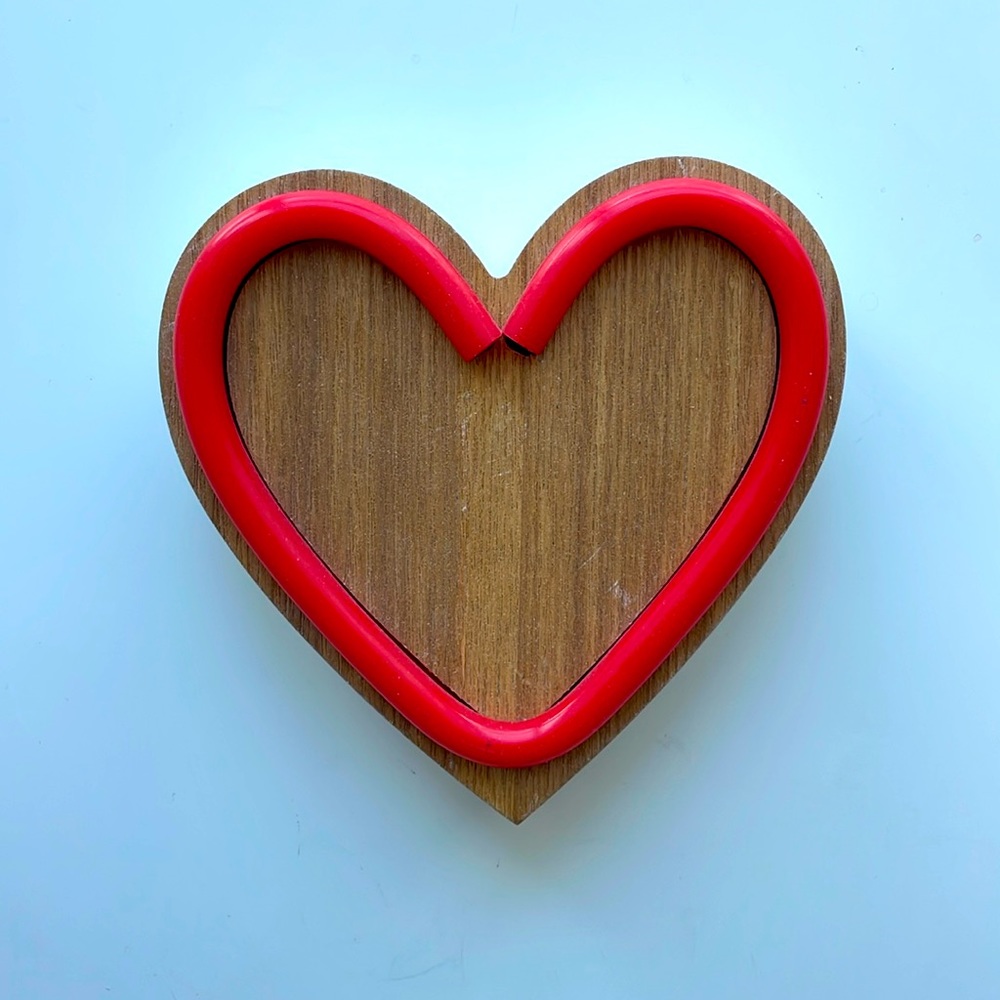 🛍3 for $25🛍 Indigo Light-Up Heart